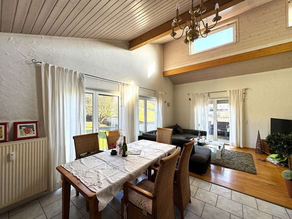 Immobilie in Hohberg - Mehrfamilienhaus mit insgesamt 5 Wohnungen - Bild 3