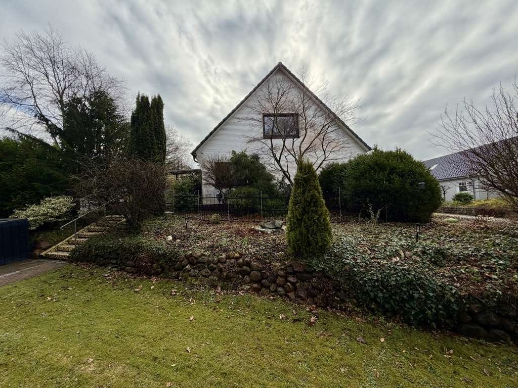 Immobilie in Nordhastedt - Charmantes Einfamilienhaus mit Einliegerwohnung in ruhiger Wohnlage von Nordhastedt! - Bild 1