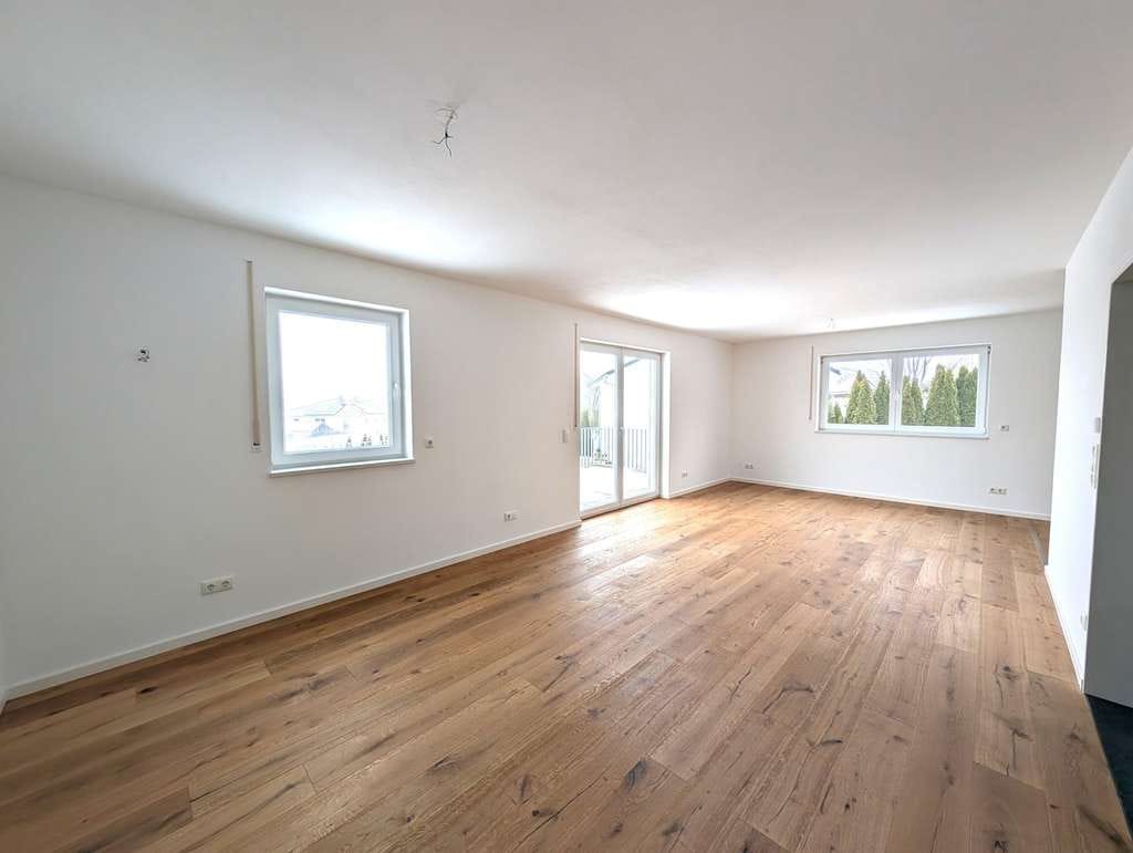 Immobilie in Hofstetten - Junges & freistehendes EFH, Holz-Pallet-Heizung, 3 Bäder, Ohne Maklergebühr - Bild 3