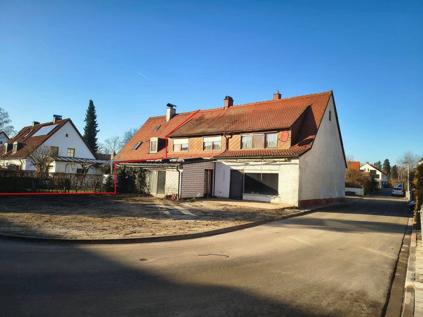 Immobilie in Waldkraiburg - Geräumiges Zweifamilienhaus mit Terrasse in Waldkraiburg - Bild 1