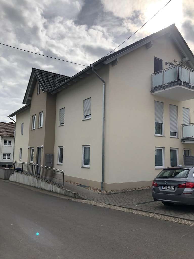 Immobilie in Ober-Olm - Gepflegte 2-Zimmer-DG-Wohnung mit Balkon und EBK im beschaulichen Ober-Olm - Bild 1