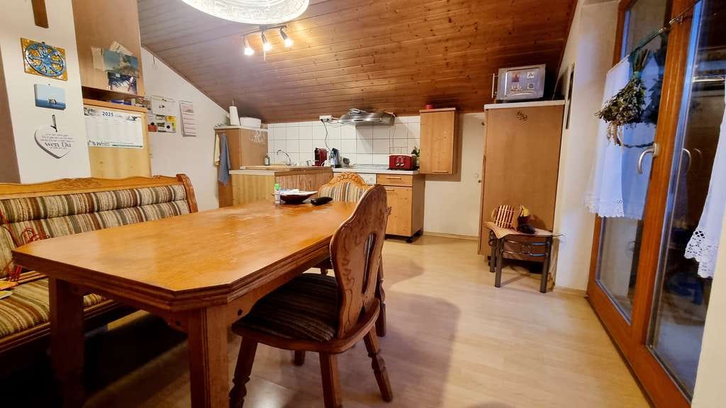 Immobilie in Lenggries - Heimelige DG Wohnung mit Bergblick - Bild 2