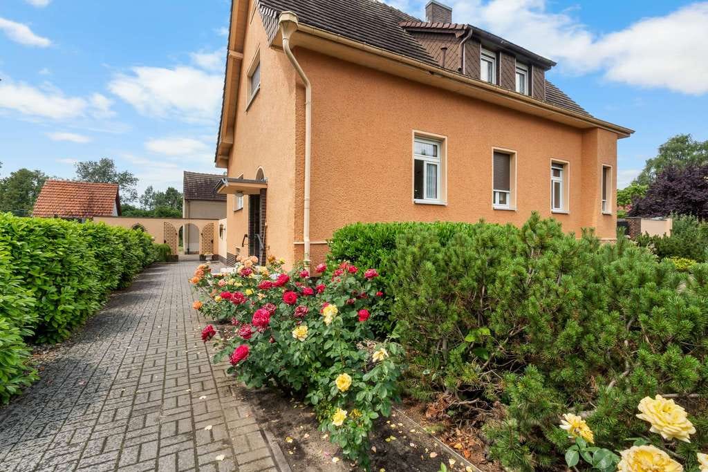 Immobilie in Zossen - Großzügiges Einfamilienhaus auf ca. 900 m² Grundstück – optional mit angrenzender Liegenschaft - Bild 0