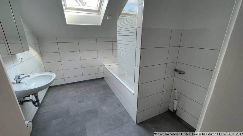 Immobilie in Zimmern ob Rottweil - Sonniges Grundsück/tolle Wohnlage/3 Wohnungen - Bild 4