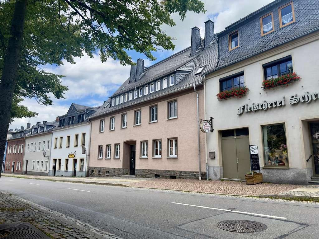 Immobilie in Schlettau - Schönes Mehrfamilienhaus im Herzen von Schlettau - Bild 0
