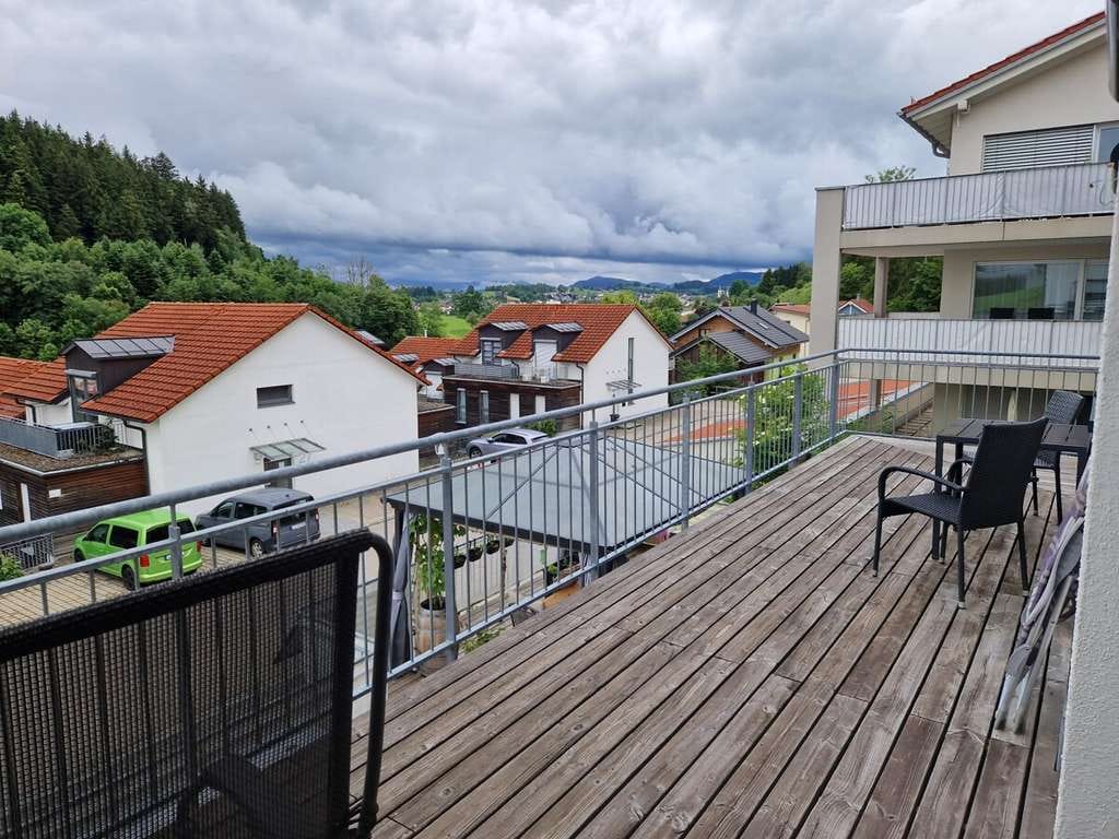 Immobilie in Lindenberg im Allgäu - Wo gibts denn so was?
Neuwertige hausähnliche
9-Zimmer-ETW in kleiner Einheit - Bild 2