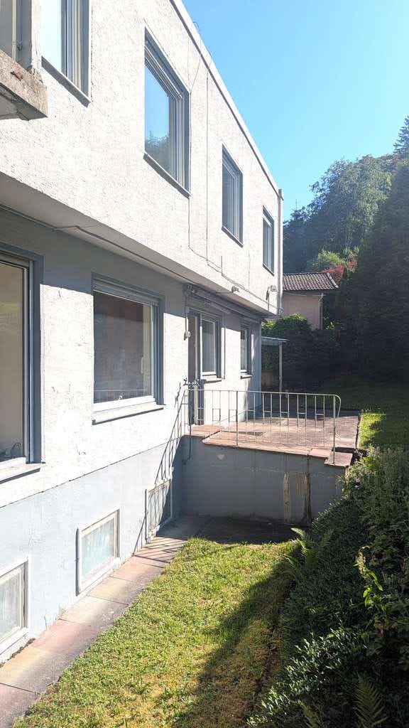 Immobilie in Immenstadt im Allgäu - Großzügiges Eigenheim angebaut an ein Wohn- und Geschäftshaus - Bild 1