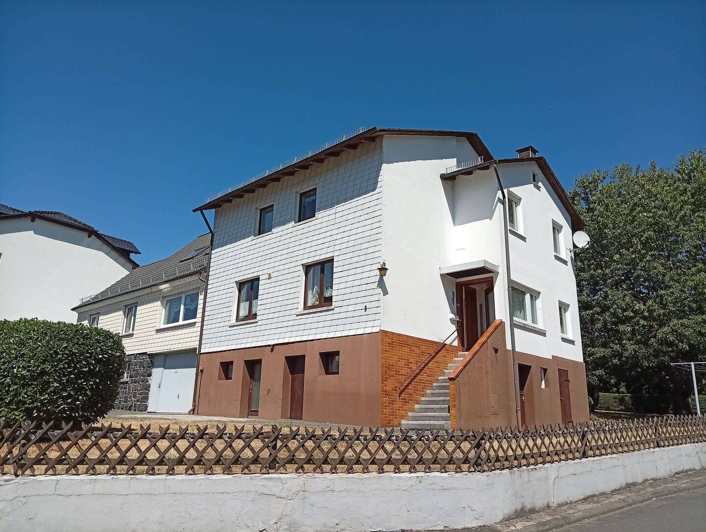 Immobilie in Dillenburg - Geräumiges 2 Familienhaus in Dillenburg, Donsbach - Bild 1
