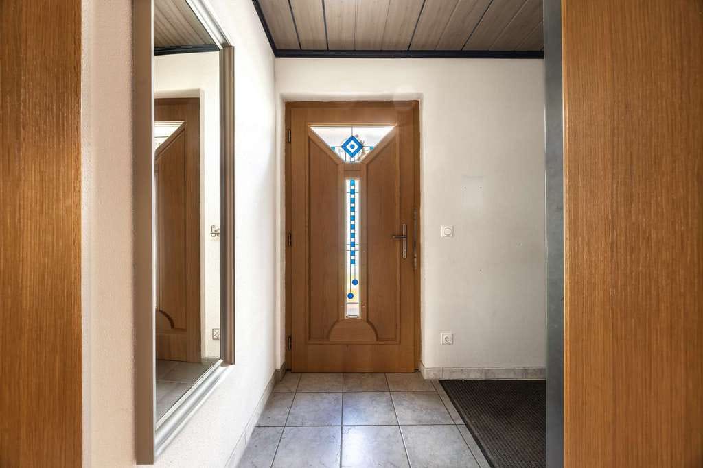 Immobilie in Volkenschwand - Gepflegtes Reihenendhaus mit Garten, Wintergarten und moderner Wärmepumpe - Bild 1