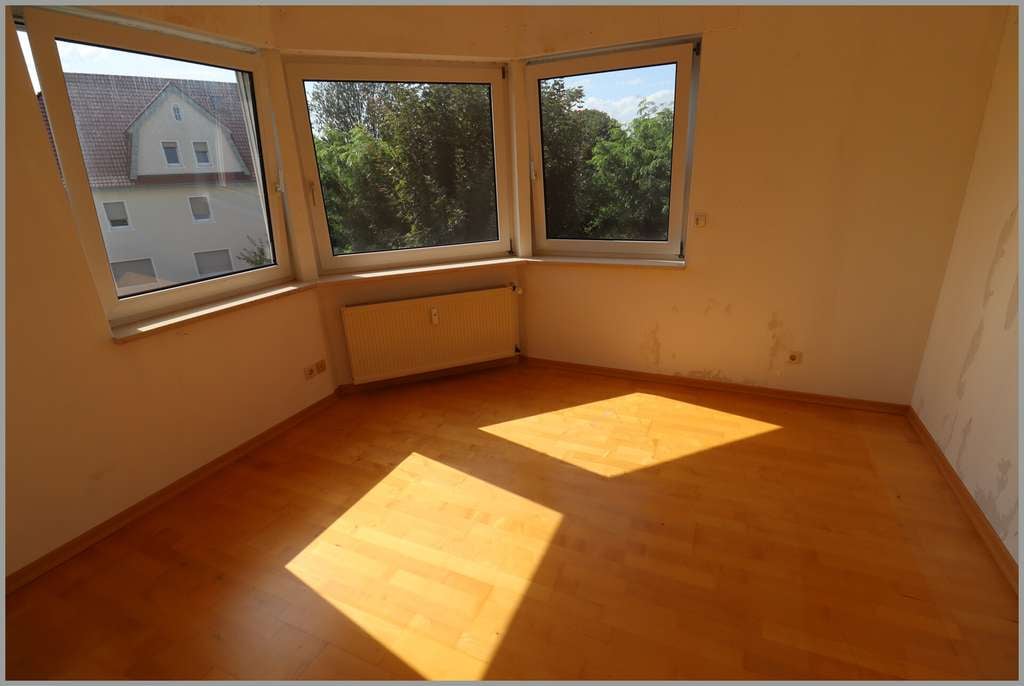 Immobilie in Bad Rothenfelde - freigestellte 4,5-Zimmer-Eigentumswohnung mit Balkon
und Tiefgarageneinstellplatz - Bild 3
