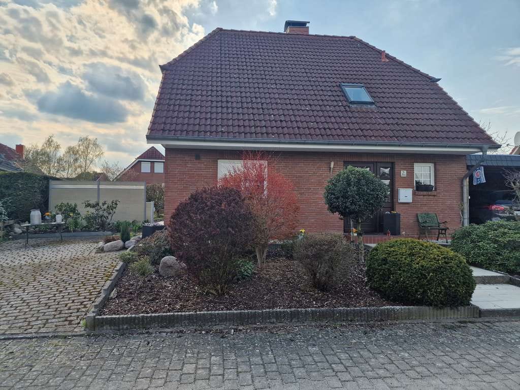 Immobilie in Dorf Mecklenburg - Gepflegtes Einfamilienhaus mit sonnigem Garten - Bild 1
