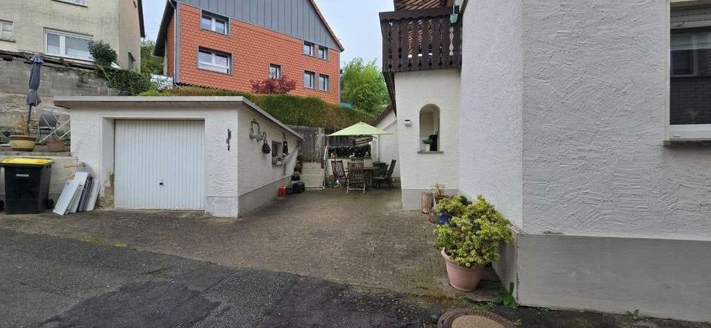 Immobilie in Barntrup - Wohnen mit Platz, Charme und Potenzial - Bild 1