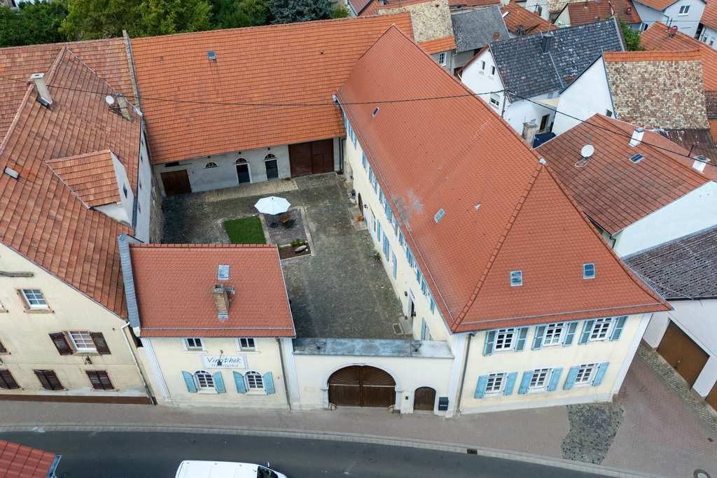 Immobilie in Gau-Odernheim - Barockes Bauernhaus in Gau-Odernheim mit viel Platz - Bild 0