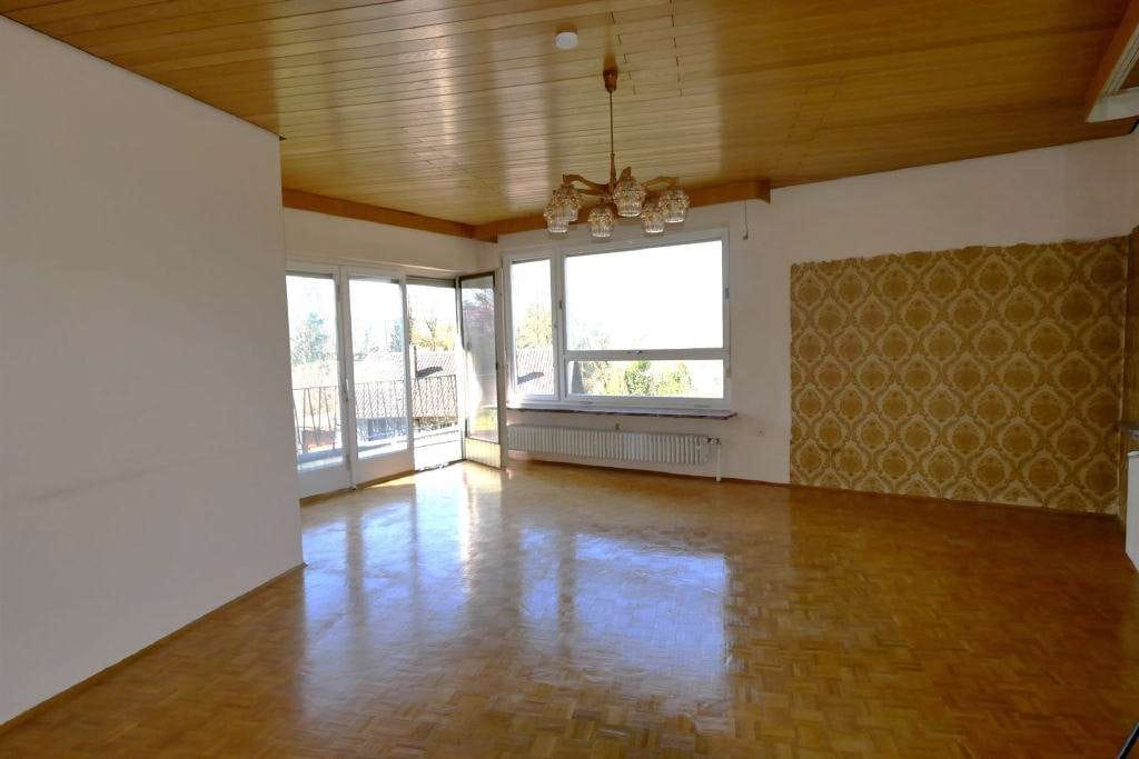 Immobilie in Weitramsdorf - Sonniger Walmdach-Bungalow mit Blick über Weitramsdorf - Bild 2