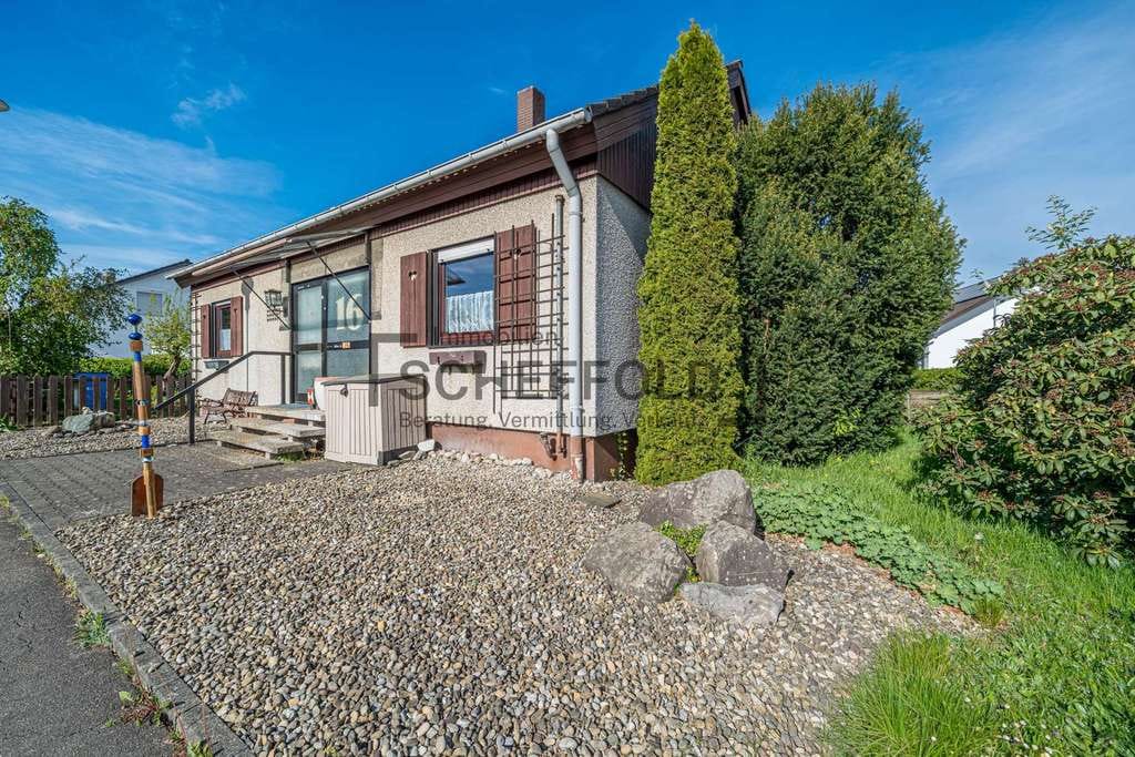 Immobilie in Achstetten - Charmant! Einfamilienhaus mit schönem Garten in ruhiger Lage - Bild 1