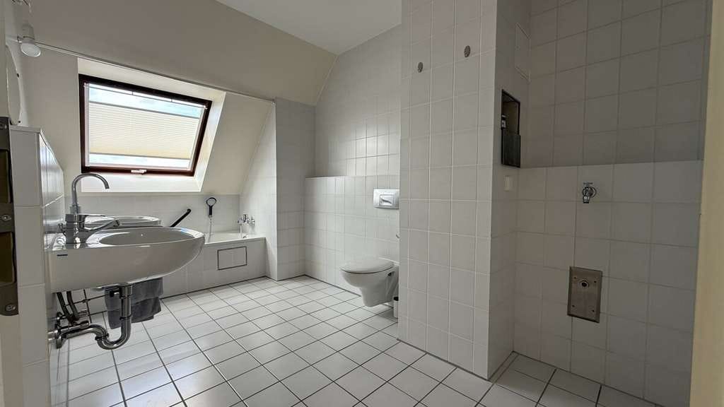 Immobilie in Bobenheim-Roxheim - Sofort freie Maisonette-Wohnung mit Balkon, Aufzug und Tiefgaragenstellplatz in Bobenheim-Roxheim - Bild 3
