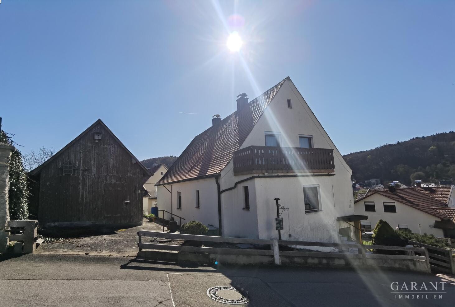 Immobilie in Wellheim - ~Ihr neues Zuhause mit Weitblick - EFH in Hanglage, perfekt für Familien und Kletterliebhaber~ - Bild 2