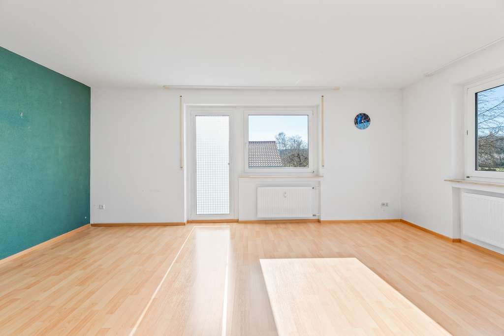 Immobilie in Riederich - Familienfreundliche 4-Zimmer-Wohnung mit Garten in Riederich - Bild 4