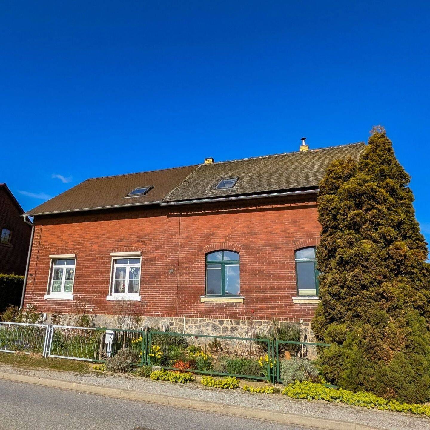 Immobilie in Hochkirch - Bukecy - Ihr neues Zuhause - Familienglück mit Garten im Grünen - Bild 2