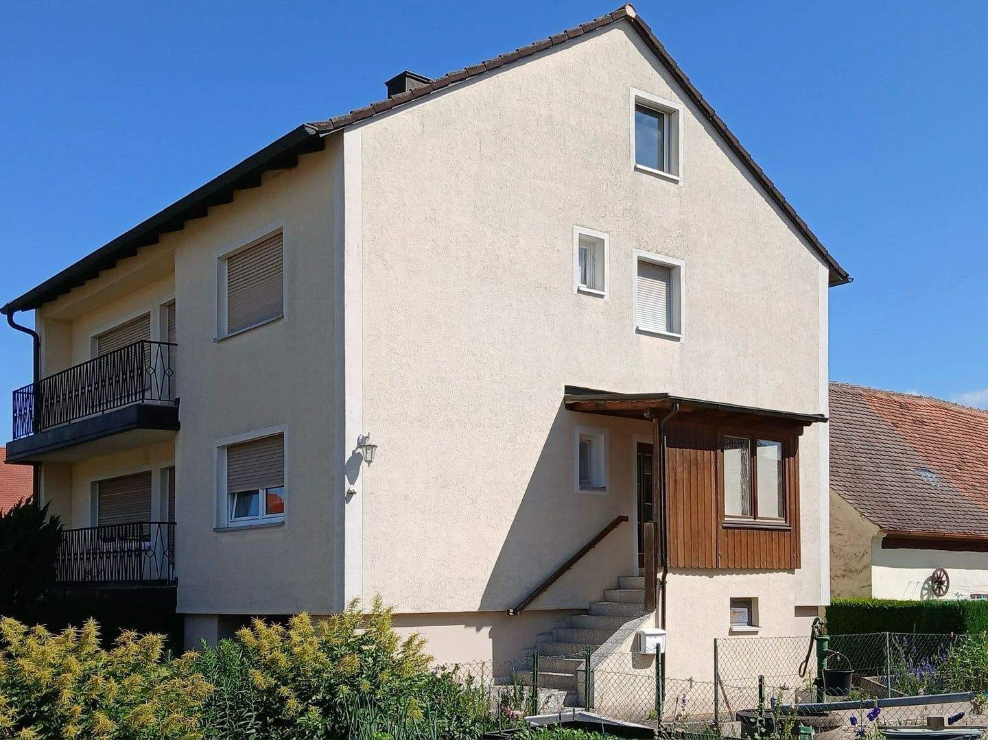 Immobilie in Gunzenhausen - flexibles Wohnhaus - als Ein- oder Zweifamilienhaus nutzbar - Bild 1