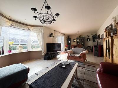 Immobilie in Wiemersdorf - TOP GEPFLEGT UND LAUFEND MODERNISIERT MIT KWK - Bild 3
