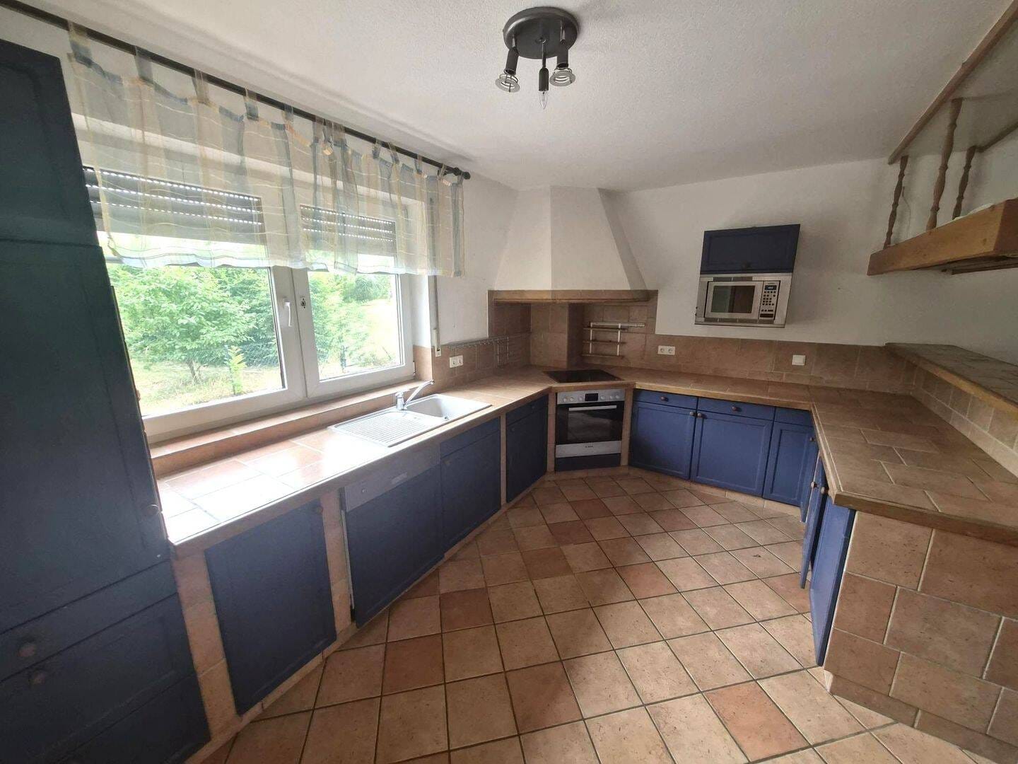 Immobilie in Tonna - DIE Alternative zum Haus - Hallo Eigennutzer! Großzügige Eigentumswohnung mit Terrasse, Carport und Stellplätzen - Bild 3