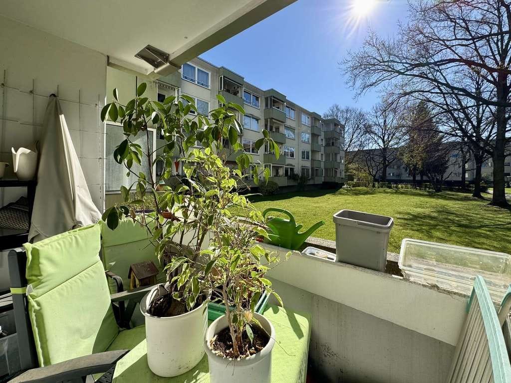 Immobilie in Laatzen - Laatzen: Vermietete 3-Zimmerwohnung mit Loggia auf Erbpachtgrundstück - Bild 3