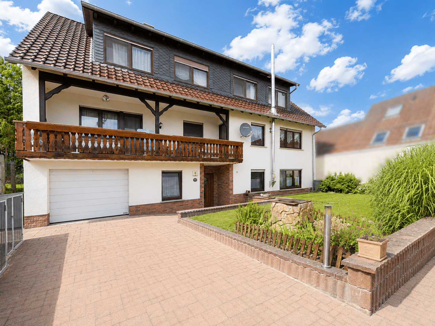 Immobilie in Schwalmstadt - Vielseitiges Mehrfamilienhaus mit zahlreichen Nutzungsmöglichkeiten - Bild 1