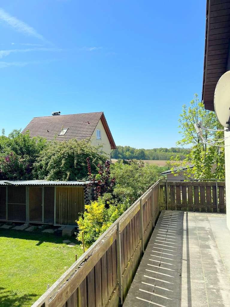 Immobilie in Efringen-Kirchen - Charmantes Familienidyll mit Einliegerwohnung, großem Garten und herrlicher Aussicht - Bild 4