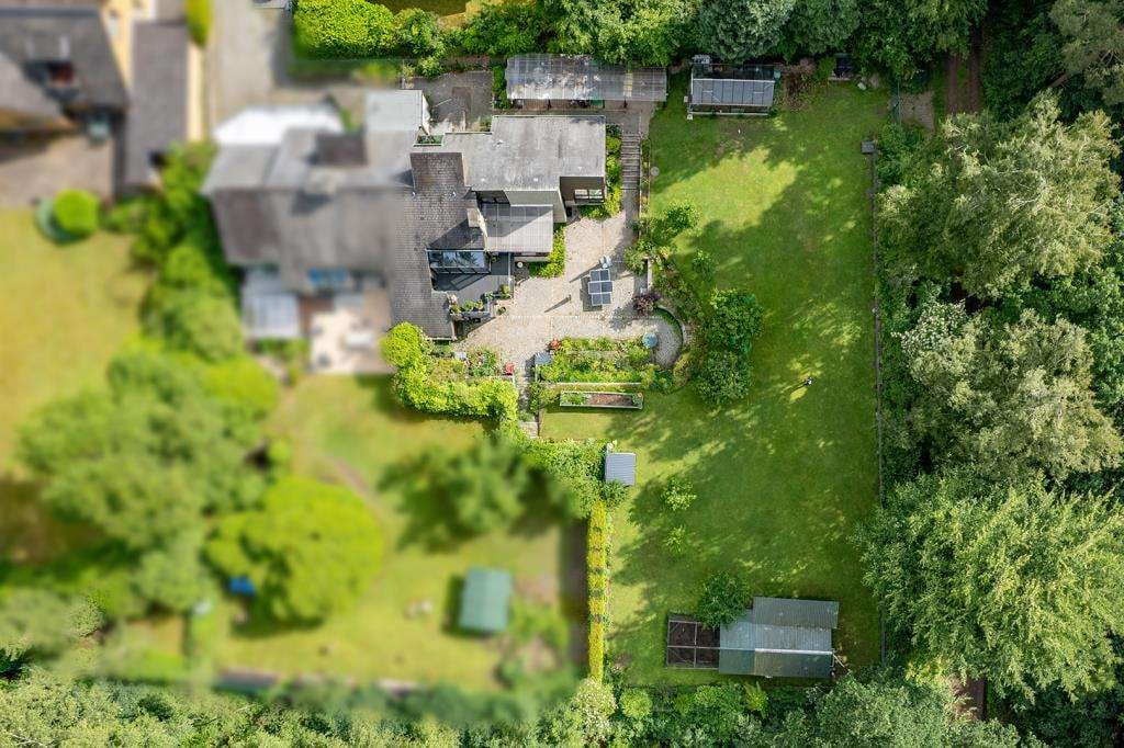 Immobilie in Aumühle - Architektonische Großzügigkeit:
"Splitlevel auf traumhaften Grundstück mit schönen Ausblicken" - Bild 1