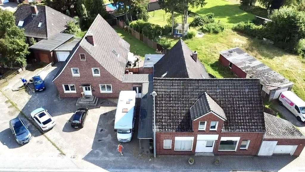 Immobilie in Aurich - NEUER PREIS! Solide Geldanlage in Ostfriesland – 6 WE in 2 Gebäuden in zentraler Lage - Bild 2