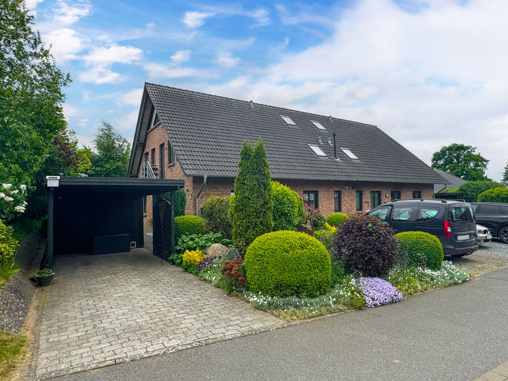 Immobilie in Oldersbek - Eine sinnvolle Investition: großes Doppelhaus mit 4 Wohnungen in guter Lage nahe Husum. - Bild 0