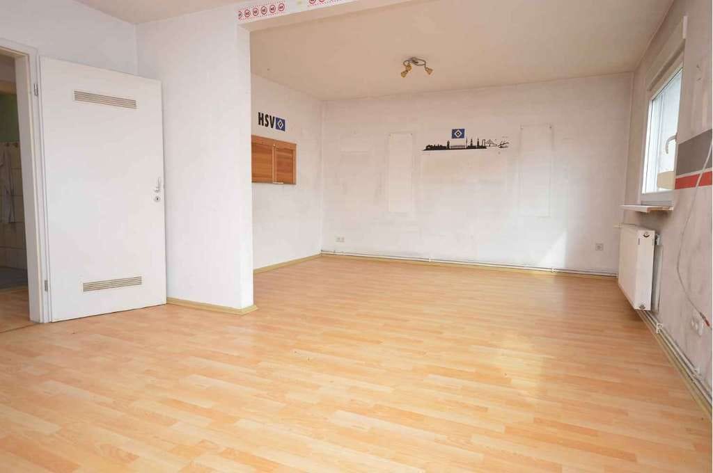 Immobilie in Helmstedt - Gemütliche Doppelhaushälfte zum Modernisieren mit 6 Zimmern und 2 Bädern. - Bild 3