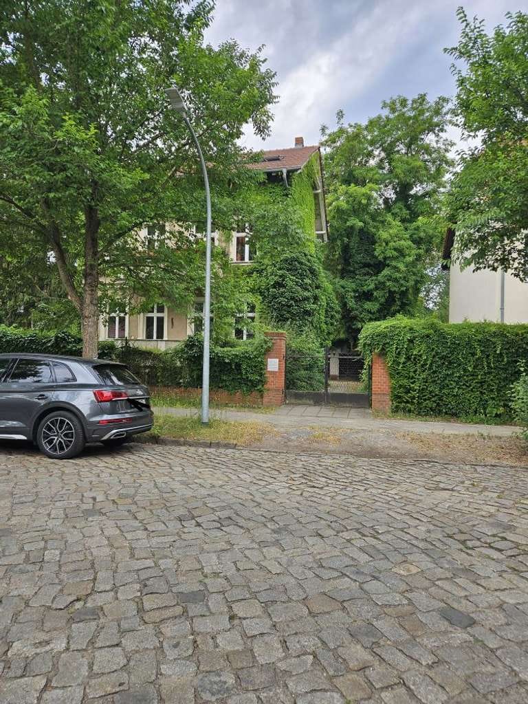 Immobilie in Eichwalde - Großzügiges ZFH mit schönem Garten in guter Lage - Bild 0