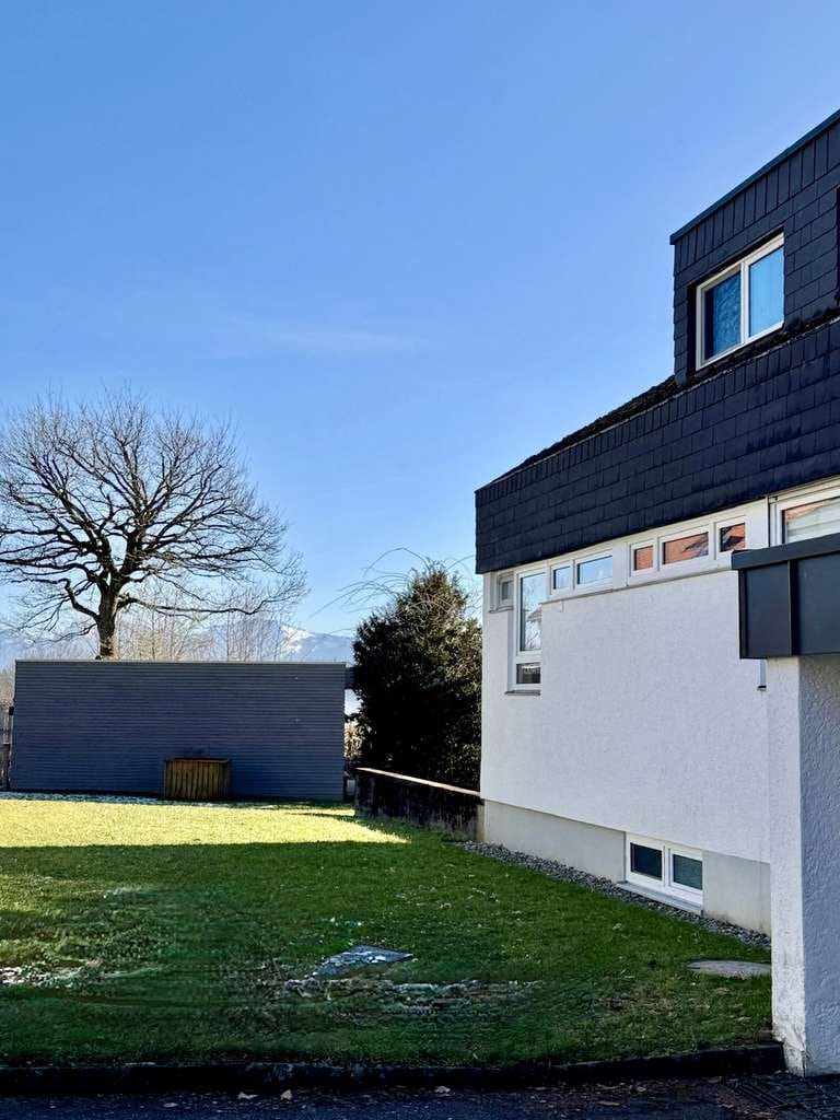 Immobilie in Lindenberg im Allgäu - 4,5 -Zimmer-Wohnung mit großem Gartengefühl und Privatsphäre - Bild 2