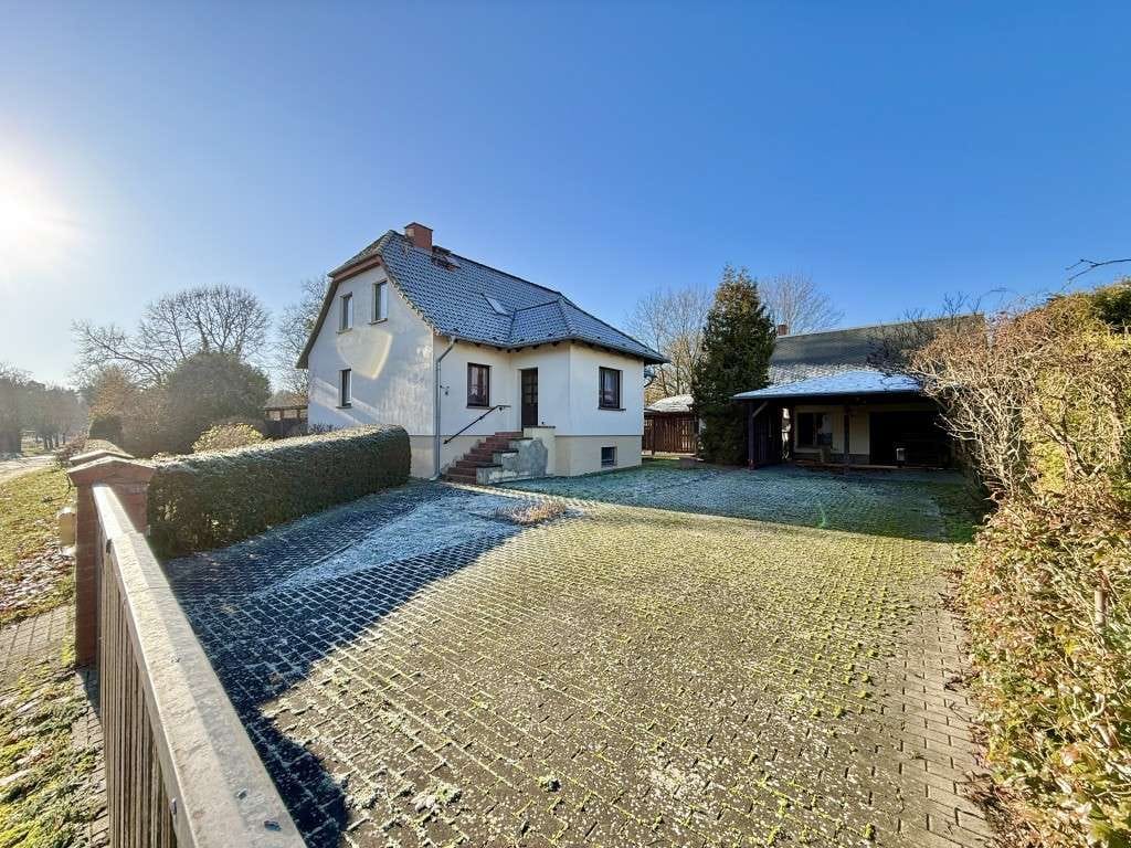 Immobilie in Fürstenberg/Havel - Einfamilienhaus mit Vollkeller und Massivgarage in Ruhiger Lage mit viel Platz - Bild 3