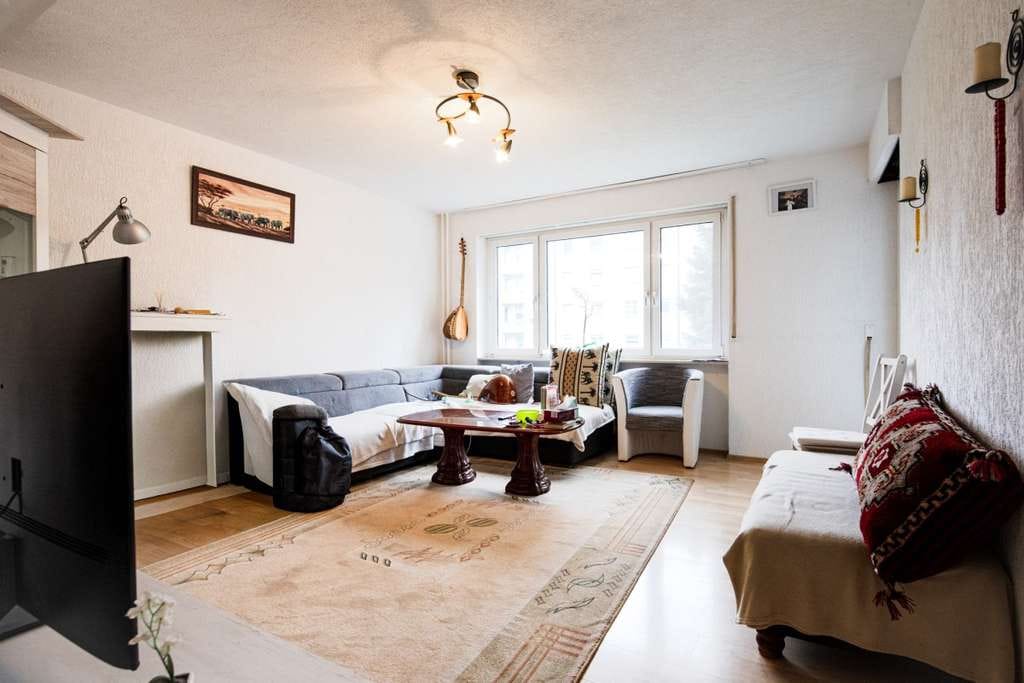 Immobilie in Grenzach-Wyhlen - Grenznah investieren – zuverlässig vermietete 3-Zimmer-ETW mit Balkon - Bild 0