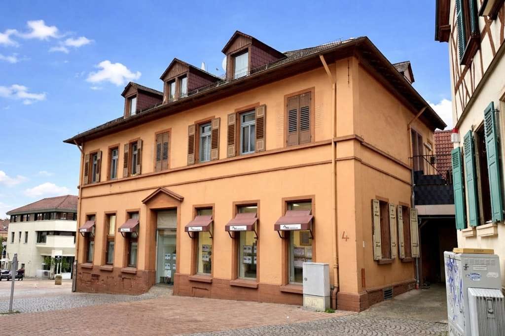 Immobilie in Wiesloch - GLOBAL INVEST SINSHEIM | Stilvoll wohnen im Altbau-zwei Wohnungen in begehrter Innenstadtlage - Bild 0