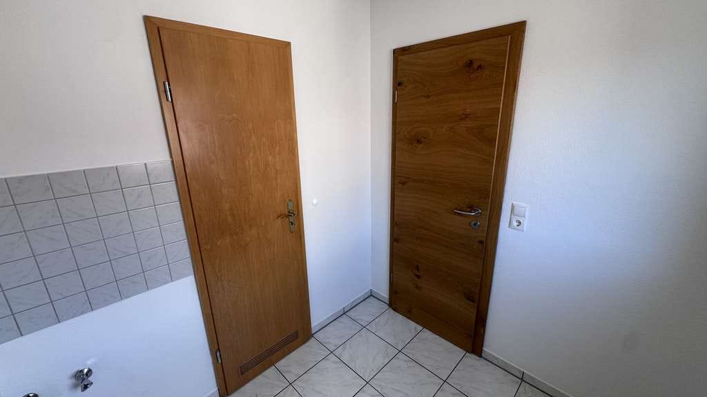 Immobilie in Tittmoning - Dachgeschoss-Wohnung in Tittmoning: Drei Zimmer mit Balkon - Bild 3