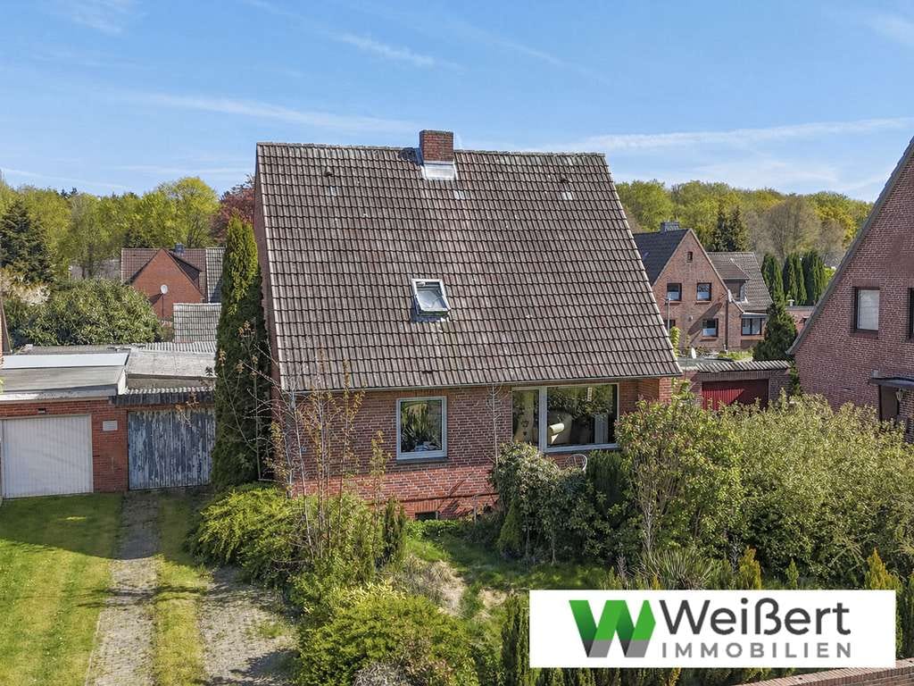 Immobilie in Lägerdorf - Aus Alt mach Wow: Einfamilienhaus mit Charme, Substanz & viel Platz für Ihre Visionen auf 507 m² Grd - Bild 0