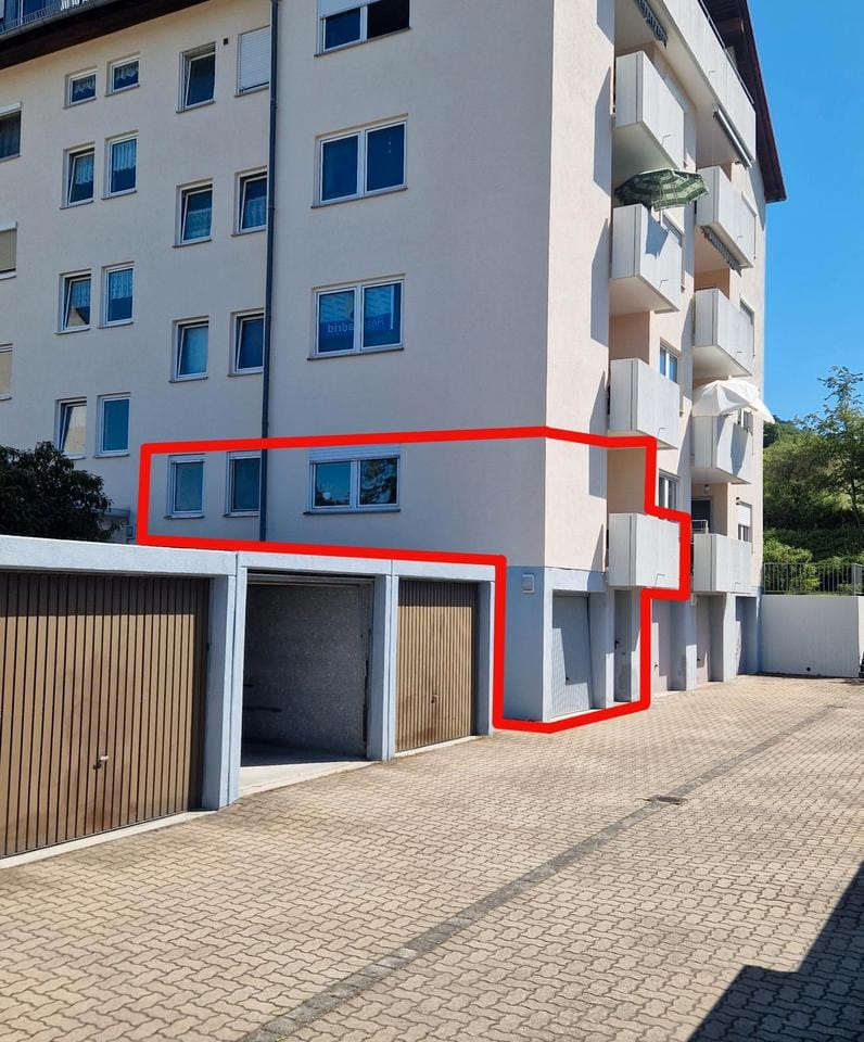 Immobilie in Karlstadt - Charmante 1-Zimmer-Wohnung mit Balkon & Garage - Bild 0