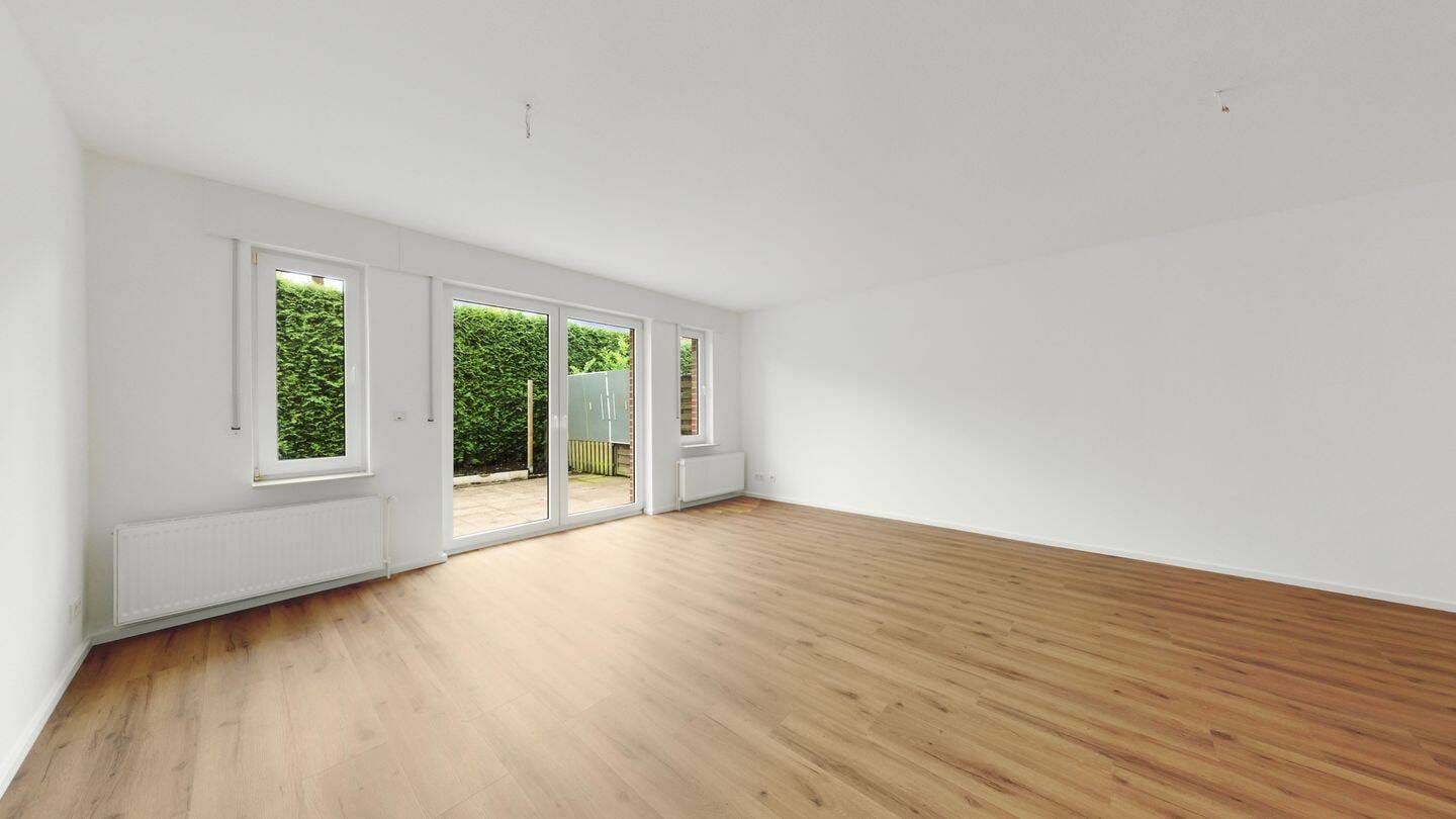 Immobilie in Dünsen - Erstbezug nach Renovierung! Erdgeschosswohnung mit Garten und zwei Stellplätzen - Bild 1