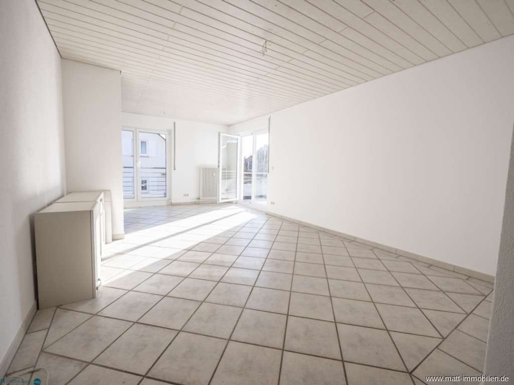 Immobilie in Rielasingen-Worblingen - Günstige 2,5‑Zimmer‑Wohnung mit Balkon, Tiefgaragen- und Außenstellplatz - Bild 3