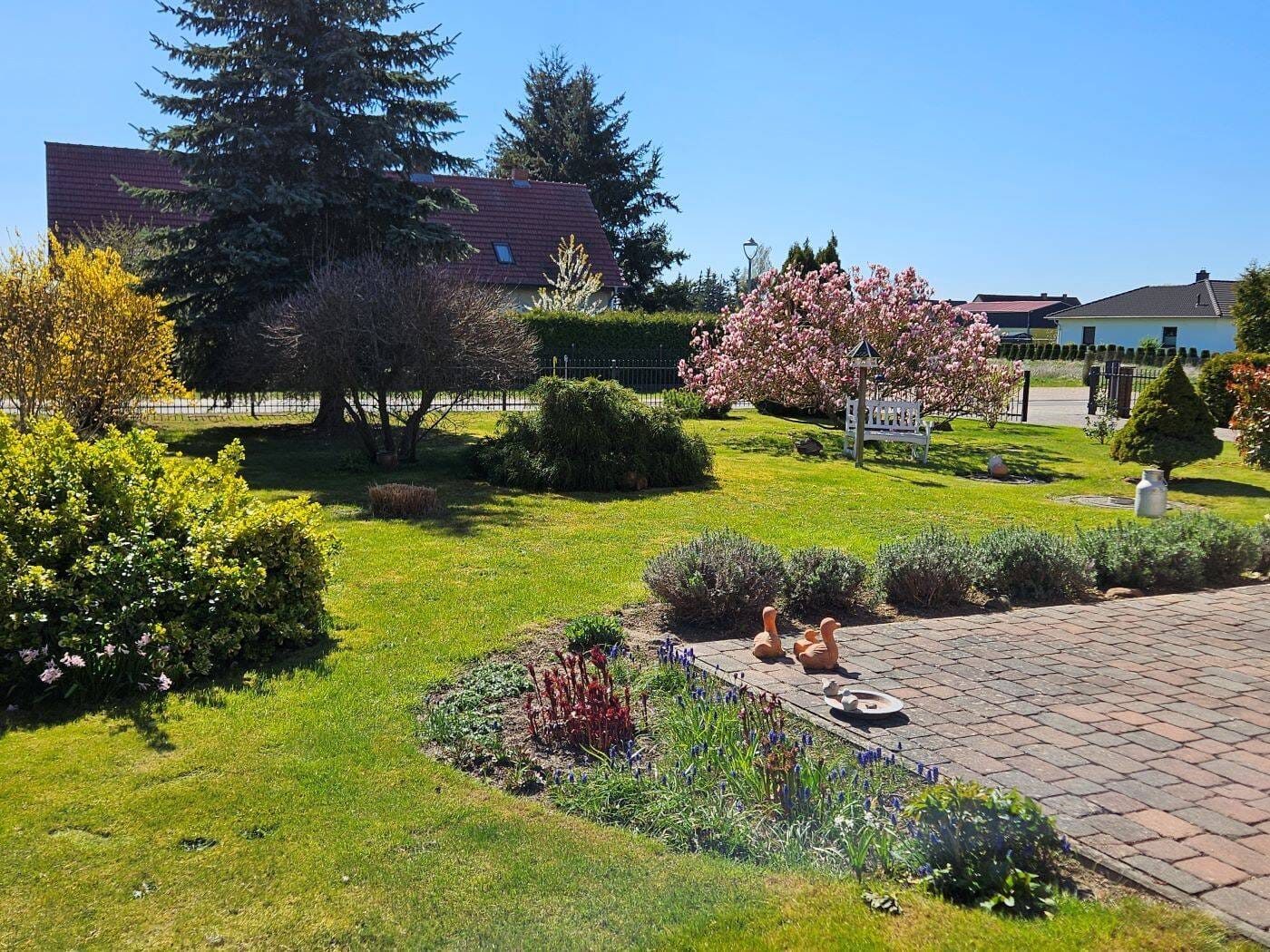 Immobilie in Butzow - Zwei km vor der Stadt! Haus, Hof mit Garten,Garagen u. Carport - Bild 0