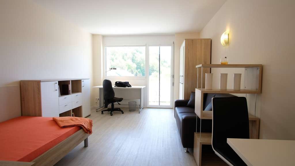 Immobilie in Landshut - Vollmöbliertes Studentenapartment mit Süd-Balkon - Bild 2