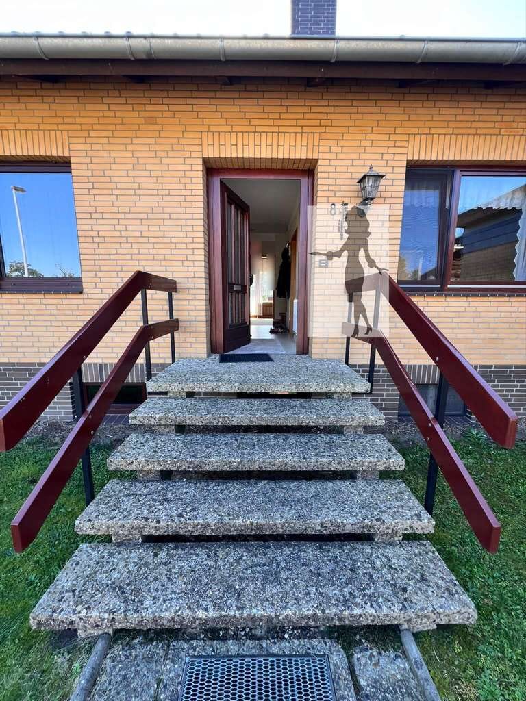 Immobilie in Gusborn - Gepflegtes Einfamilienhaus mit Einliegerwohnung, Doppelgarage und Nebengeb. in ländl. Umgebung - Bild 3