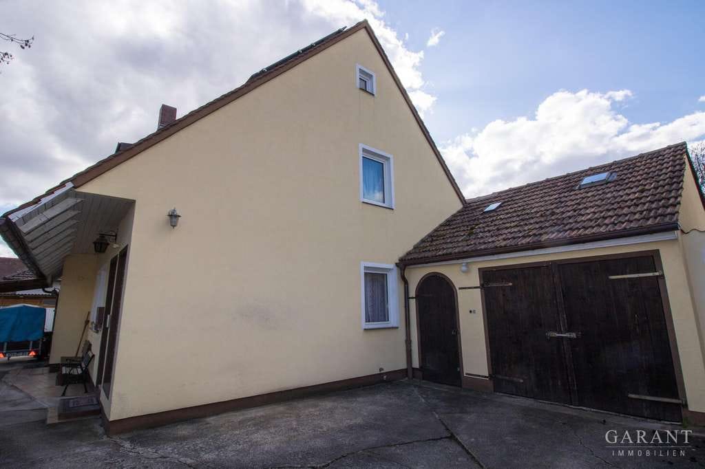 Immobilie in Herzogenaurach - Platz für Viele(s)..., gepflegtes, familienfreundliches Haus in absoluter Bestlage - Bild 2