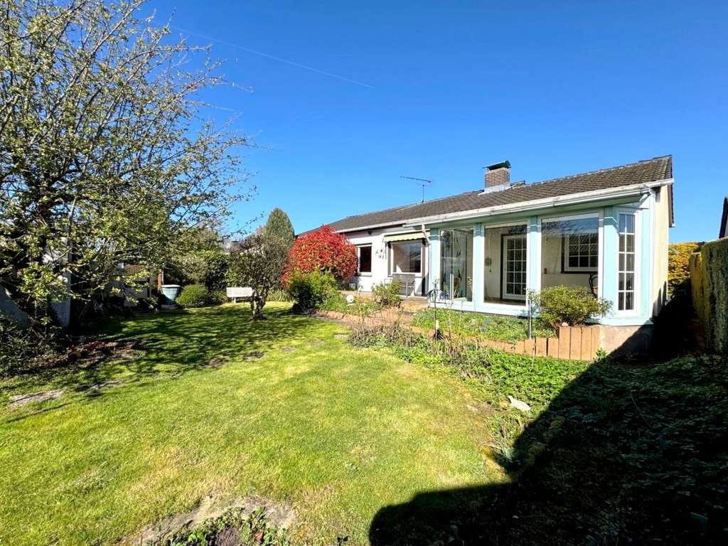 Immobilie in Warendorf - Wohnen auf einer Ebene – Bungalow mit großem Garten auf Erbpachtgrundstück - Bild 1