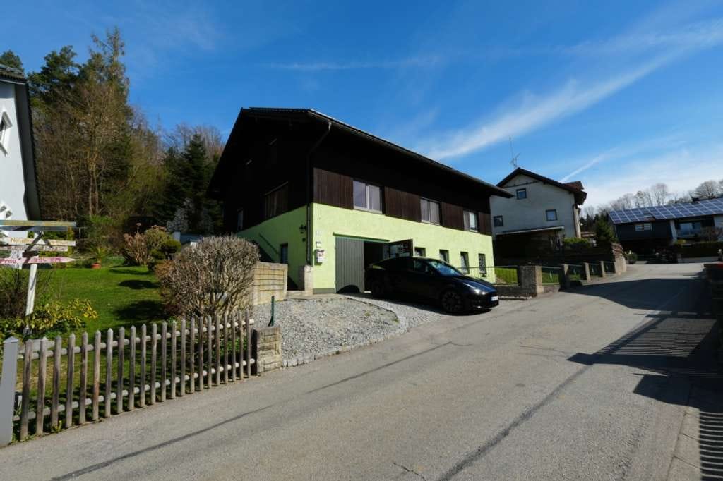 Immobilie in Reut - Schönes Wohnhaus in ruhiger Siedlungslage und großem Grundstück - 781 - Bild 0