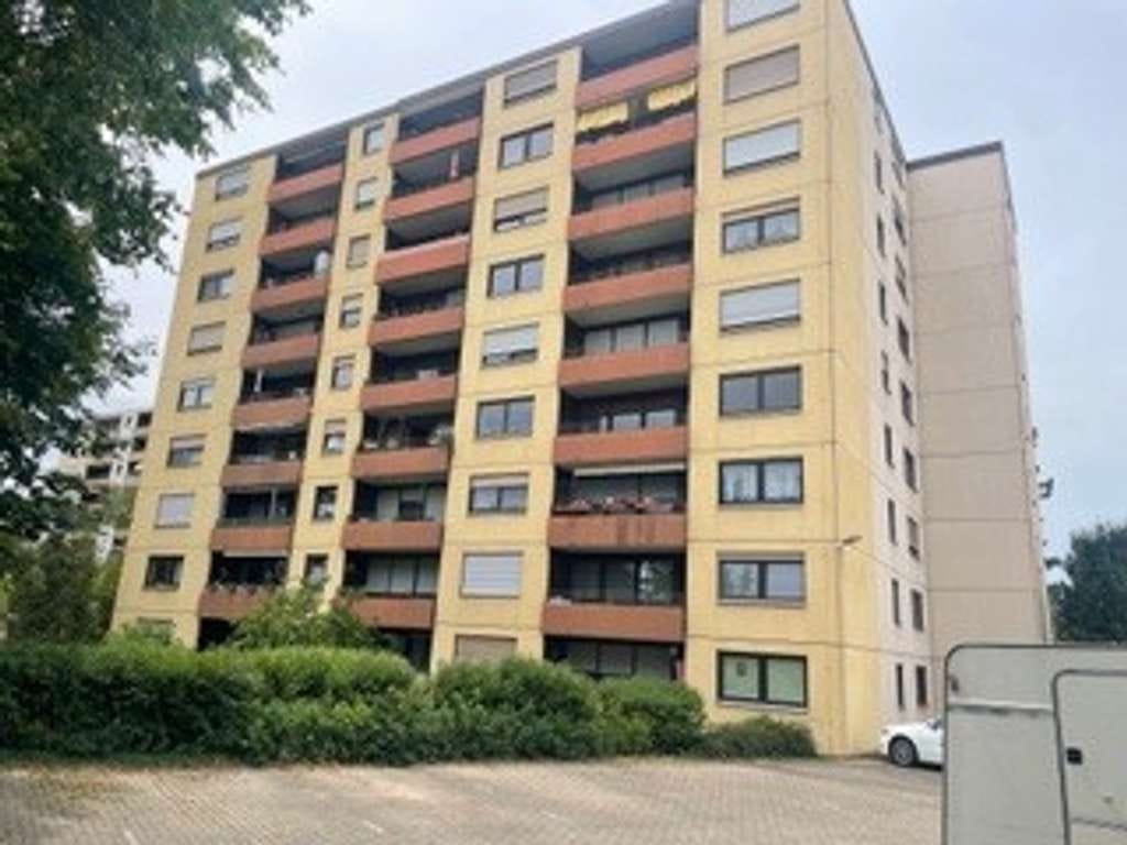 Immobilie in Linkenheim-Hochstetten - Attraktive 3-Zimmer-Wohnung mit großem Balkon und Stellplatz - leer stehend - Bild 0